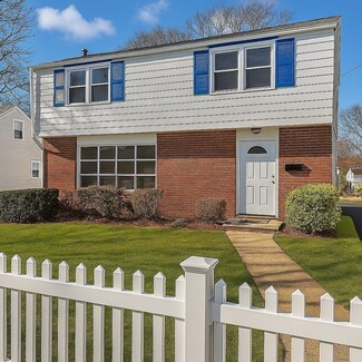 89 Clare Ave, Hyde Park, MA 02136