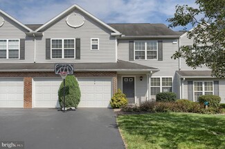 126 Peregrine Ln, Hummelstown, PA 17036