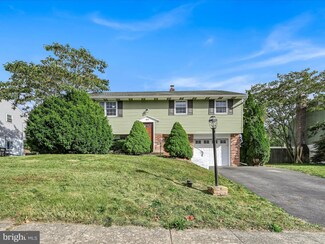 805 Pomander Ave, Reading, PA 19606