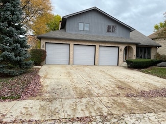 141 Rosedale Ct, Bloomingdale, IL 60108