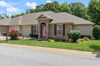 18 Highland Pkwy, Bella Vista, AR 72715