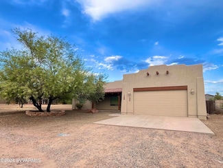 5655 N Laura Ln, Rimrock, AZ 86335