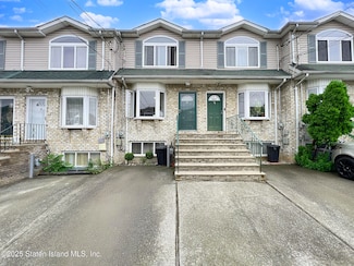 72 Lyceum Ct, Staten Island, NY 10310