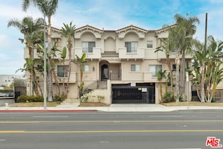 7124 Woodman Ave Unit 3, Van Nuys, CA 91405