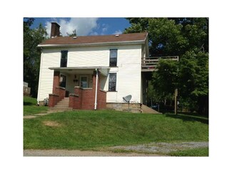 653 E Beaver St, Mercer, PA 16137