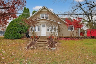 807 S Franklin St, Winamac, IN 46996