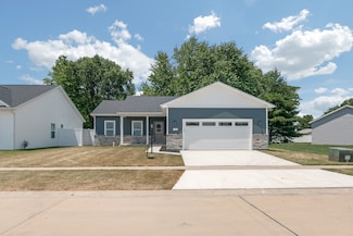 708 Justice St, Tuscola, IL 61953