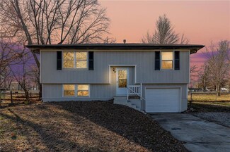 228 Benton Dr, Wellsville, KS 66092
