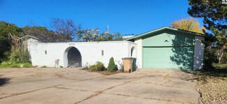 500 Adair Cir, Hutchinson, KS 67502
