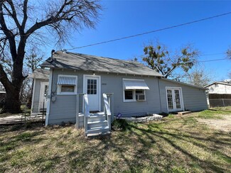 2009 Pecan St, Commerce, TX 75428