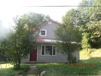 20 Whitney Dr, Averill Park, NY 12018
