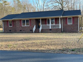 319 Ervin St, Honea Path, SC 29654