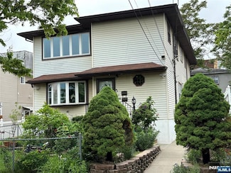 173 Farnham Ave, Lodi, NJ 07644
