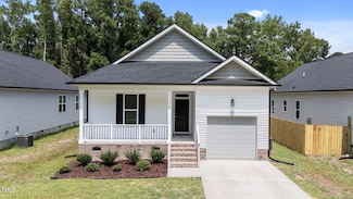 312 E Yukon St, Kenly, NC 27542