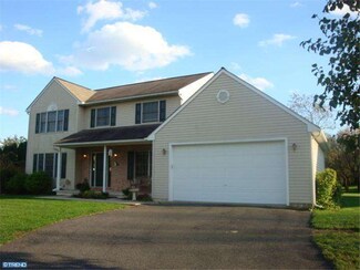 1058 E 2nd St, Red Hill, PA 18076