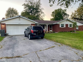 6820 Hi Vu Dr, Indianapolis, IN 46227