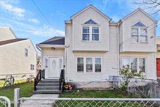 744 Hamilton St, Schenectady, NY 12307