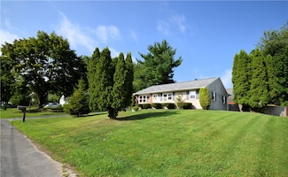 10 Charlotte Dr, Bristol, RI 02809