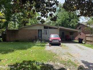 1236 Shady Ln, Tunica, MS 38676