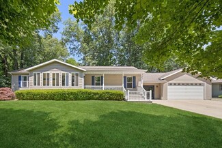 14385 Evergreen Dr, New Buffalo, MI 49117