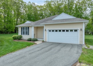 47 Whiting Farm Ln Unit 47, East Lyme, CT 06357