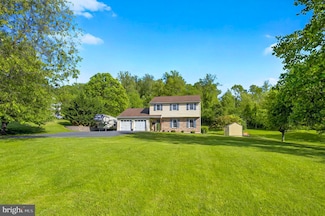 284 Mountaintop Rd, Reinholds, PA 17569