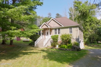 22 Meadows Dr, Hawley, PA 18428