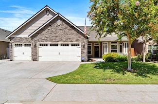 6796 W Oak Ave, Fresno, CA 93722
