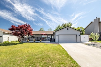 2438 Highlandview Dr, East Wenatchee, WA 98802