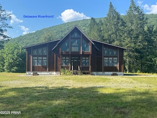 4382 River Rd, Equinunk, PA 18417