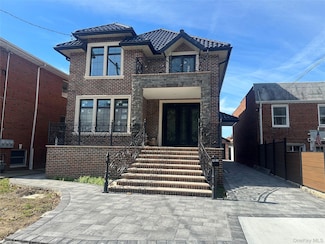 46-38 204th St, Bayside, NY 11361