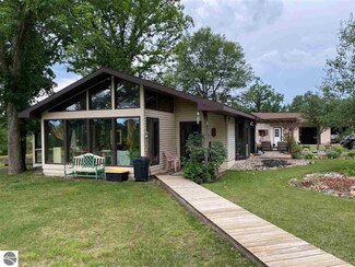 9764 E Elliott Rd, Fife Lake, MI 49633