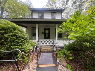 71 Fairview Ave, Mount Pocono, PA 18344