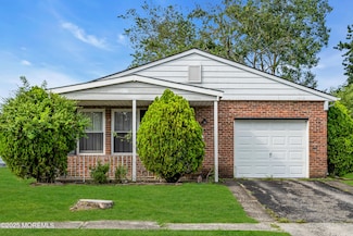 9 Claremont St, Toms River, NJ 08757