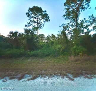 4215 E 30th St, Alva, FL 33920