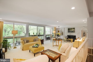 4956 Sentinel Dr Unit 306, Bethesda, MD 20816