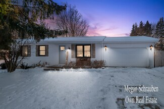 2533 Greenings Ave NE, Grand Rapids, MI 49525