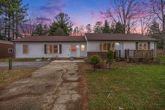 2481 Roosevelt Ave, Kalamazoo, MI 49004