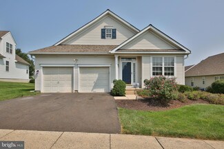 22 Blue Flax Ln, Langhorne, PA 19047