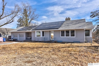 847 S Washington St, Papillion, NE 68046