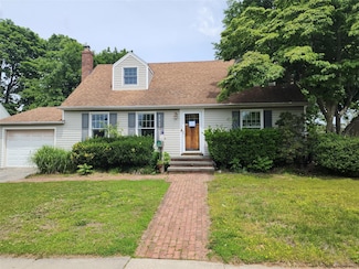 337 N Boston Ave, Massapequa, NY 11758