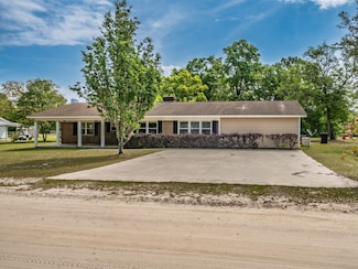 103 Center St, Panacea, FL 32346