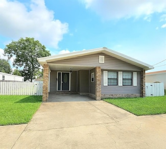 605 E 1st St, Belle Chasse, LA 70037