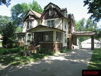 326 W 6th St, Blue Earth, MN 56013