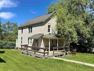 409 Vulcan St, Iron Mountain, MI 49801