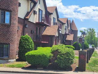 3 Royal Crest Dr Unit 8, Randolph, MA 02368