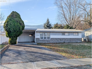 1106 F Ave, La Grande, OR 97850