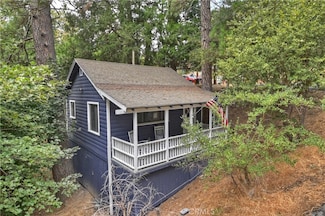 23677 Hillside Dr, Crestline, CA 92325
