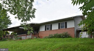 132 Outpost Ln, Berkeley Springs, WV 25411