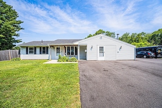 214 Hovendon Ave, Brockton, MA 02302